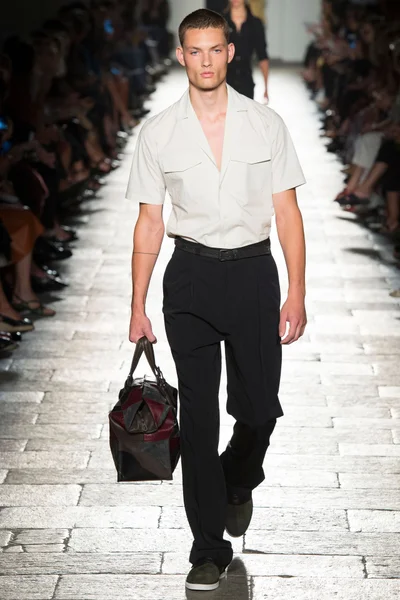 Look 50